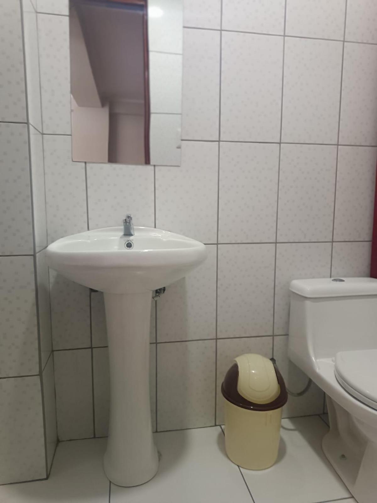 Hostal Yuraq Wasi 596 阿亚库乔 外观 照片